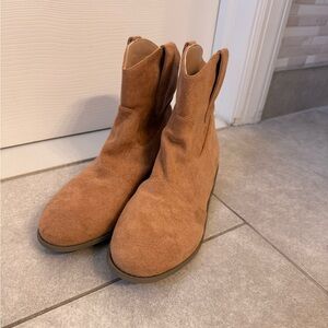 Women’s Taupe Suede Western Ankle Booties
